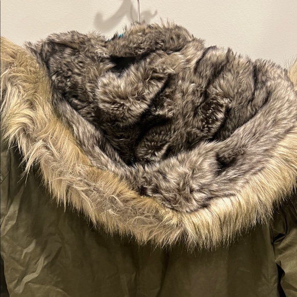 Banana Republic Olive Utility Jacket with Faux Fur Hood - Picture 9 of 10
